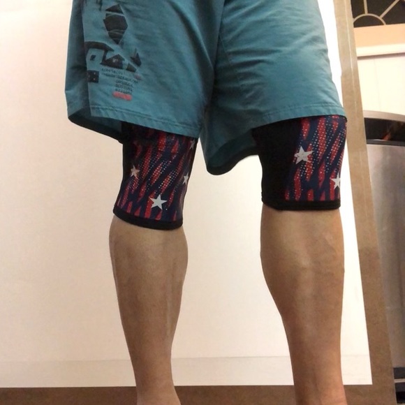 Compression Knee Sleeves, Reversible Camo/ Flag - Picture 7 of 7